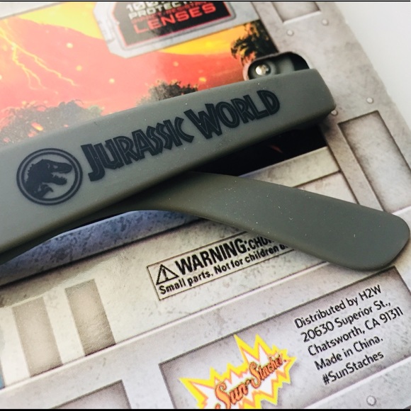 Jurassic World T-Rex Dinosaur Sunglasses + Dino Bands Kids & Party Bundle - Picture 5 of 7